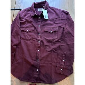 New Women’s Levi’s Collared Jean Shirt Snap Buttons Burgundy size Large
